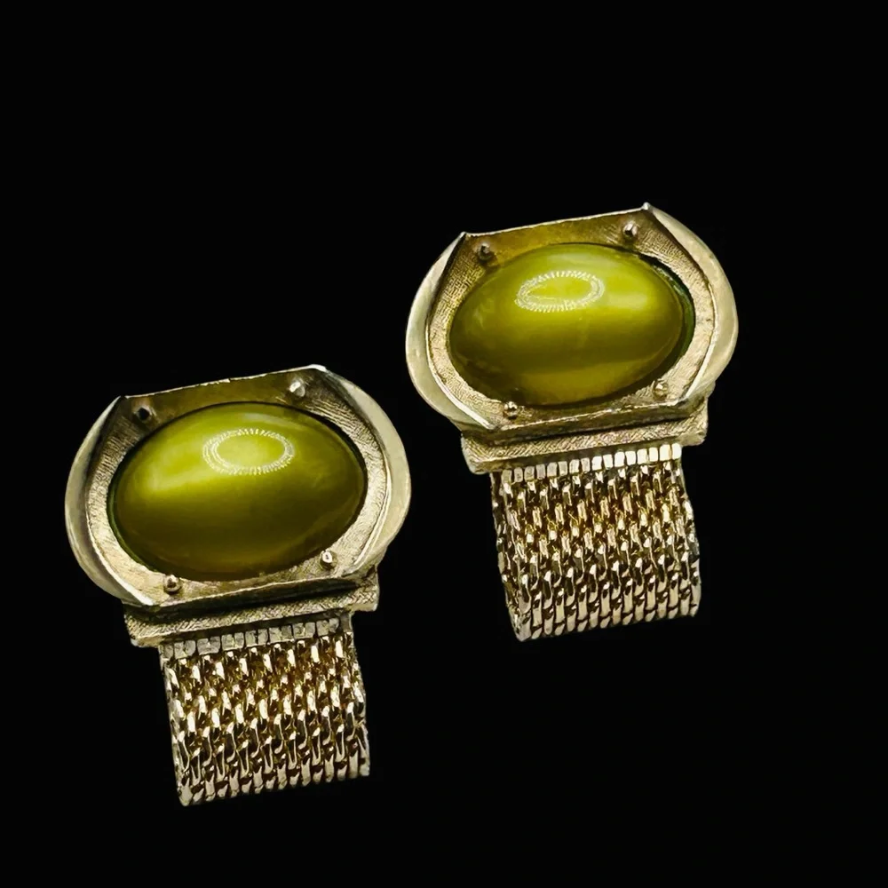 Vintage Swank Olivine Moonglow Lucite Wrap Mesh Cuff Links